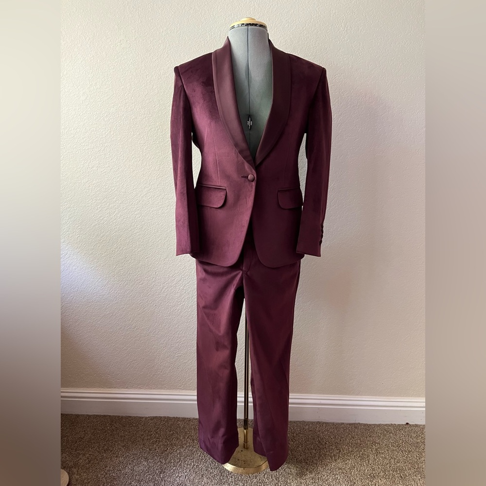 Velvet suit, satin lapel suit
